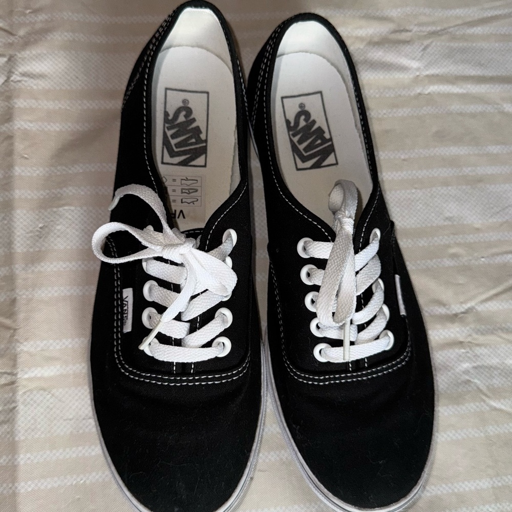 Vans Authentic Lo Pro Black White- Women's size 9